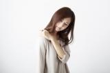肩痛い女